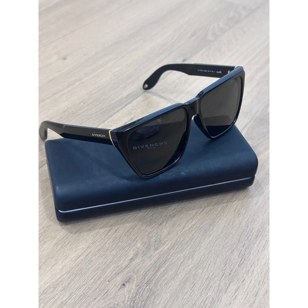 Givenchy GV 7002/S D28E5 Black Square Sunglasses Optyl 58-14-145 Women Designer